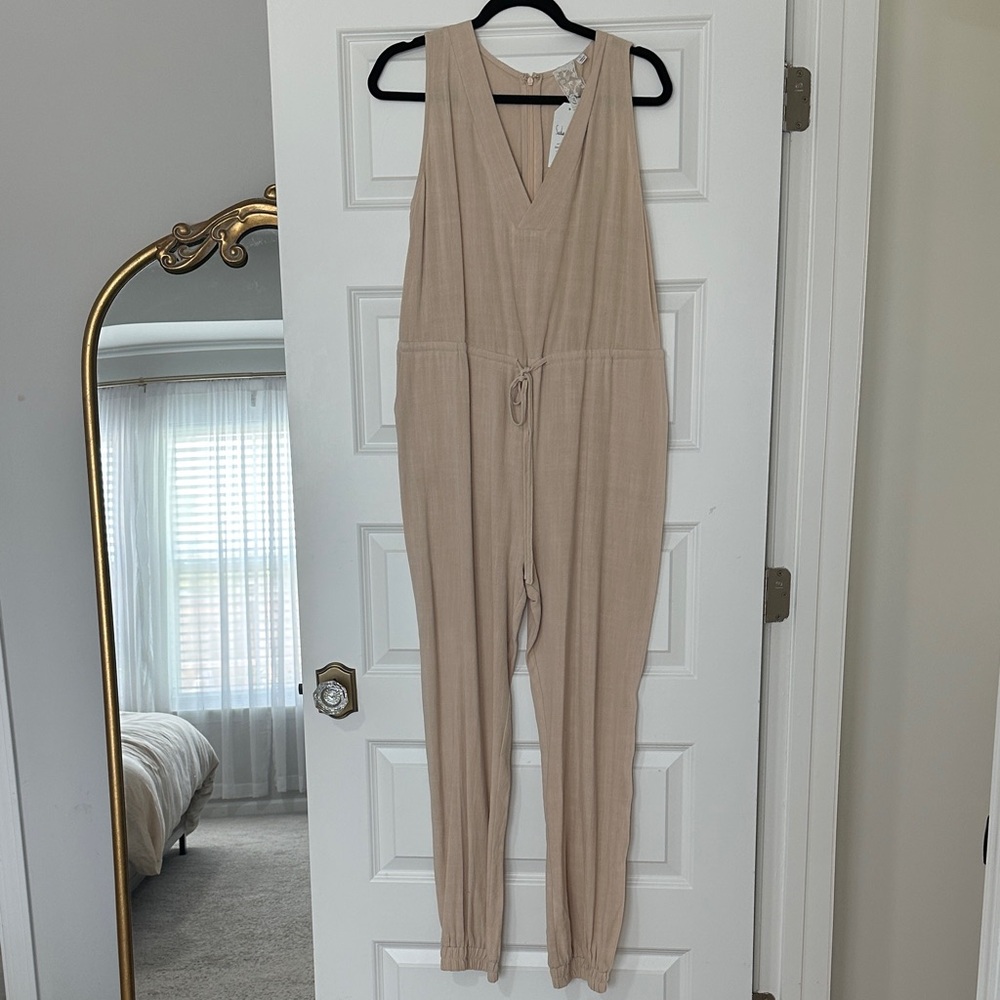 Sadie & Sage Sleeveless Neutral Beige Drawstring Jumpsuit Large